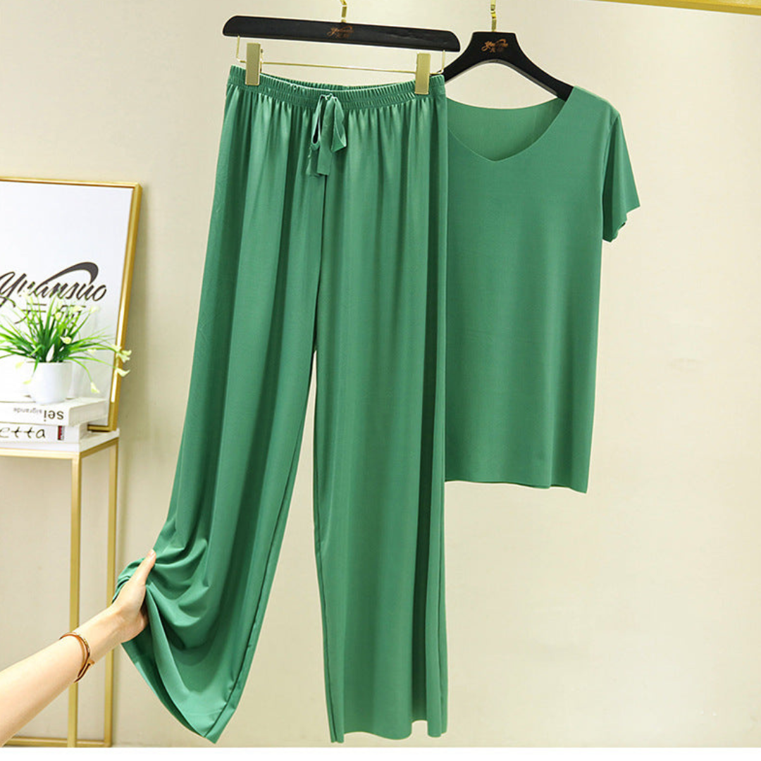 Conjunto Feminino Comfort Fit Camiseta e Calça EleganceWear